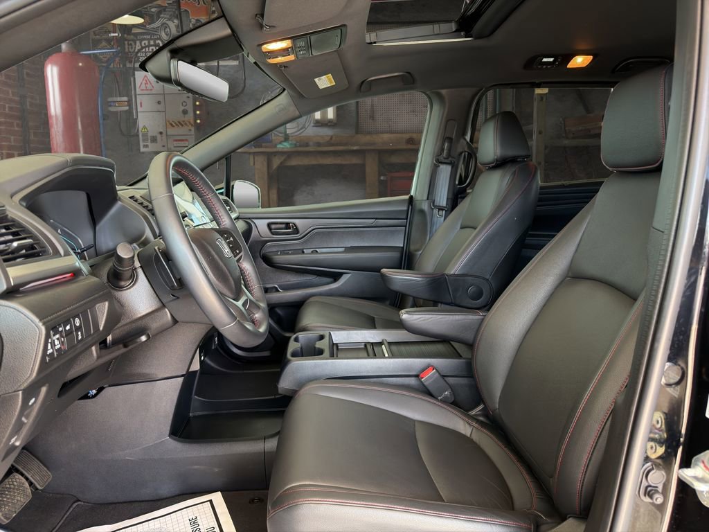 Used 2023 Honda Odyssey Sport image 13
