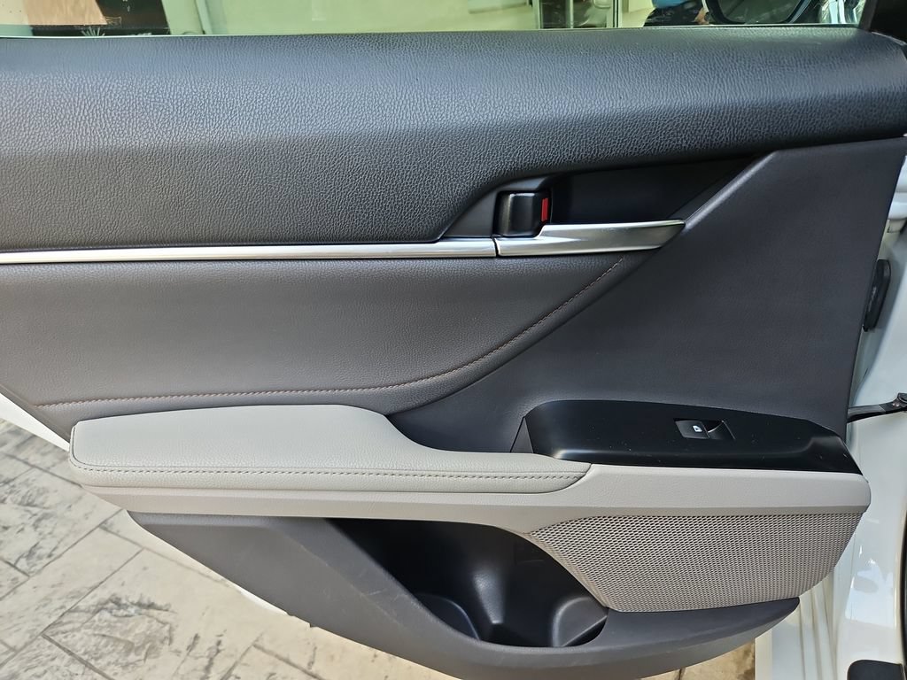 Used 2018 Toyota Camry XLE w/ Audio Package FWD image 31
