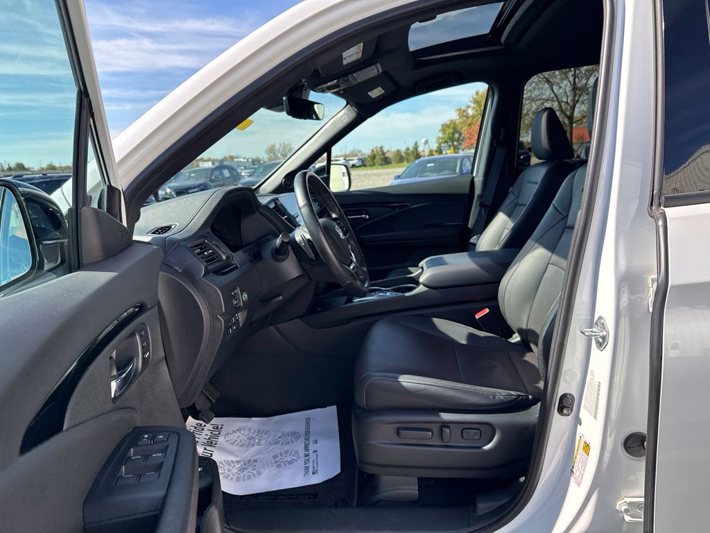 Certified 2024 Honda Ridgeline Black Edition image 33