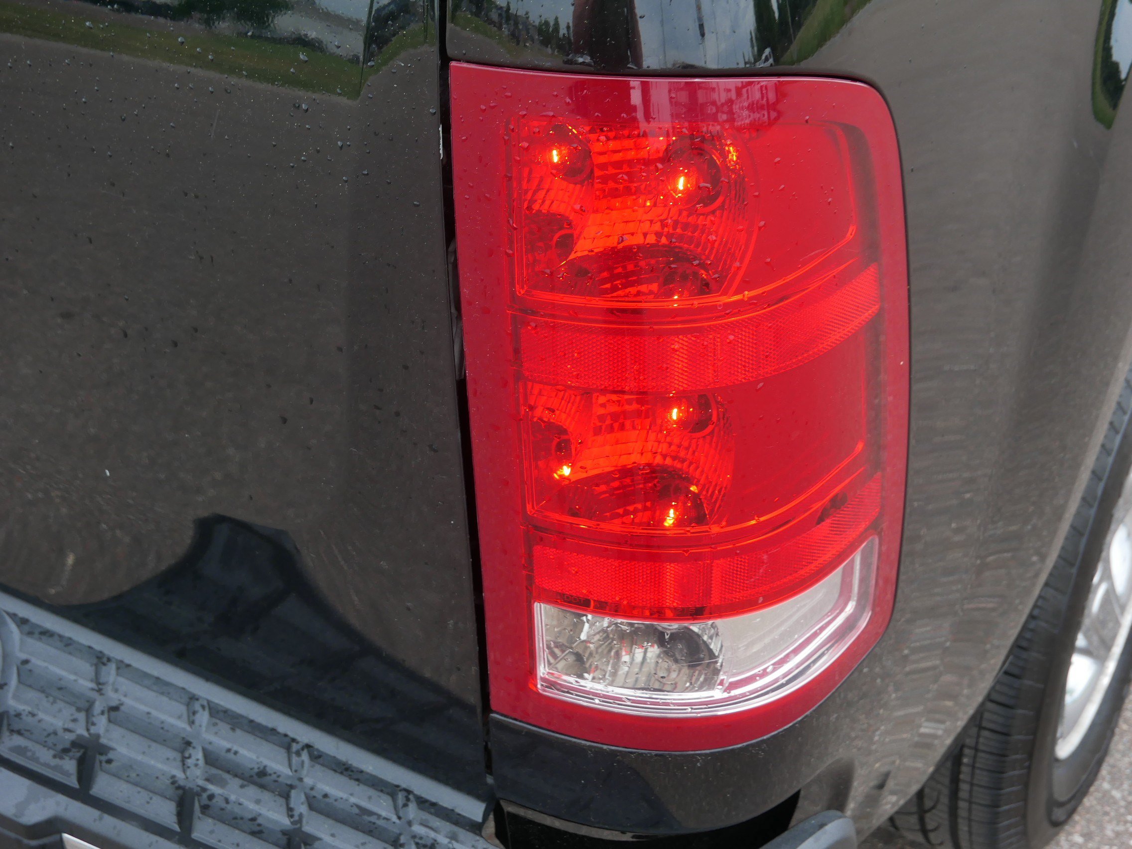 Used 2011 GMC Sierra 1500 SLT w/ All-Terrain Package AWD/4WD image 17