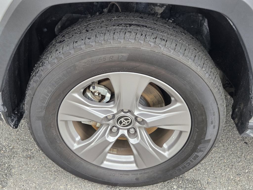 Used 2025 Toyota RAV4 LE image 15