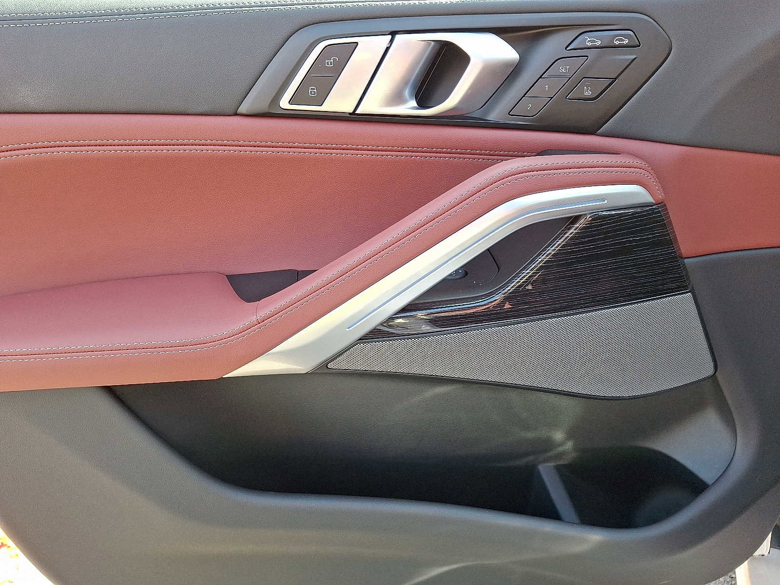 Used 2025 BMW X6 xDrive40i image 12