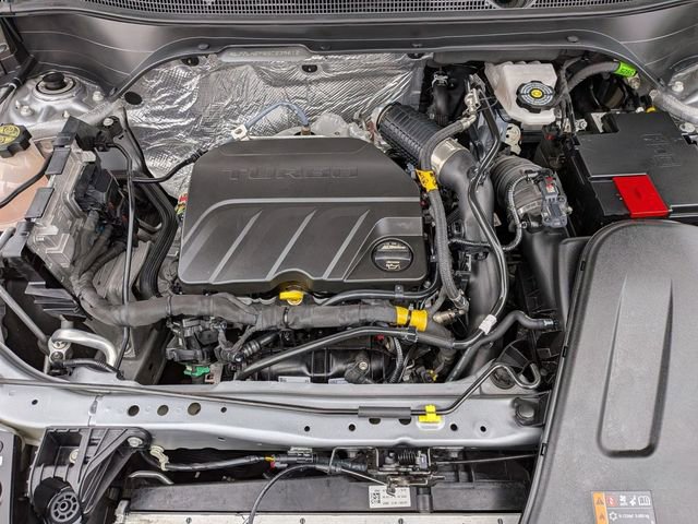 Used 2025 Chevrolet Trax LT w/ LT Convenience Package image 29