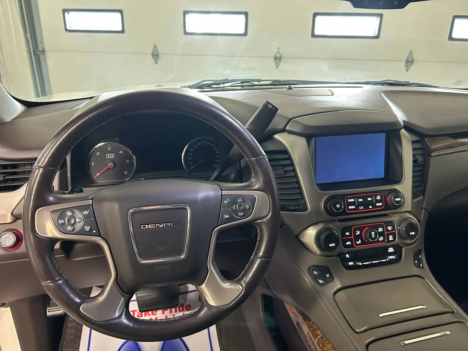 Used 2015 GMC Yukon Denali w/ Open Road Package AWD/4WD image 13