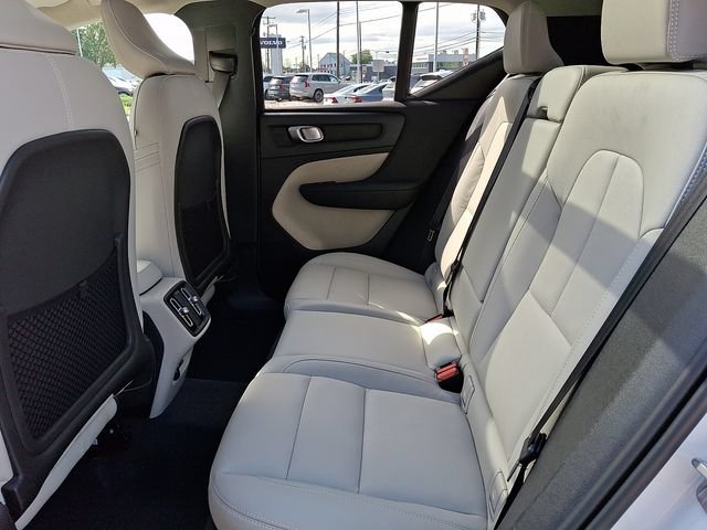 Certified 2024 Volvo XC40 B5 Plus w/ Protection Package Premier AWD/4WD image 10
