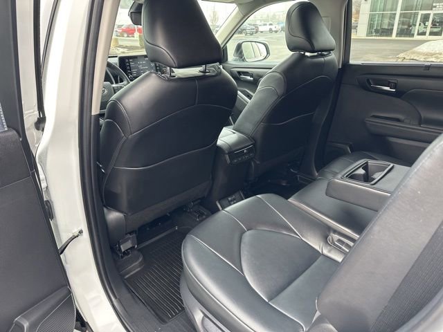 Certified 2022 Toyota Highlander XLE image 35