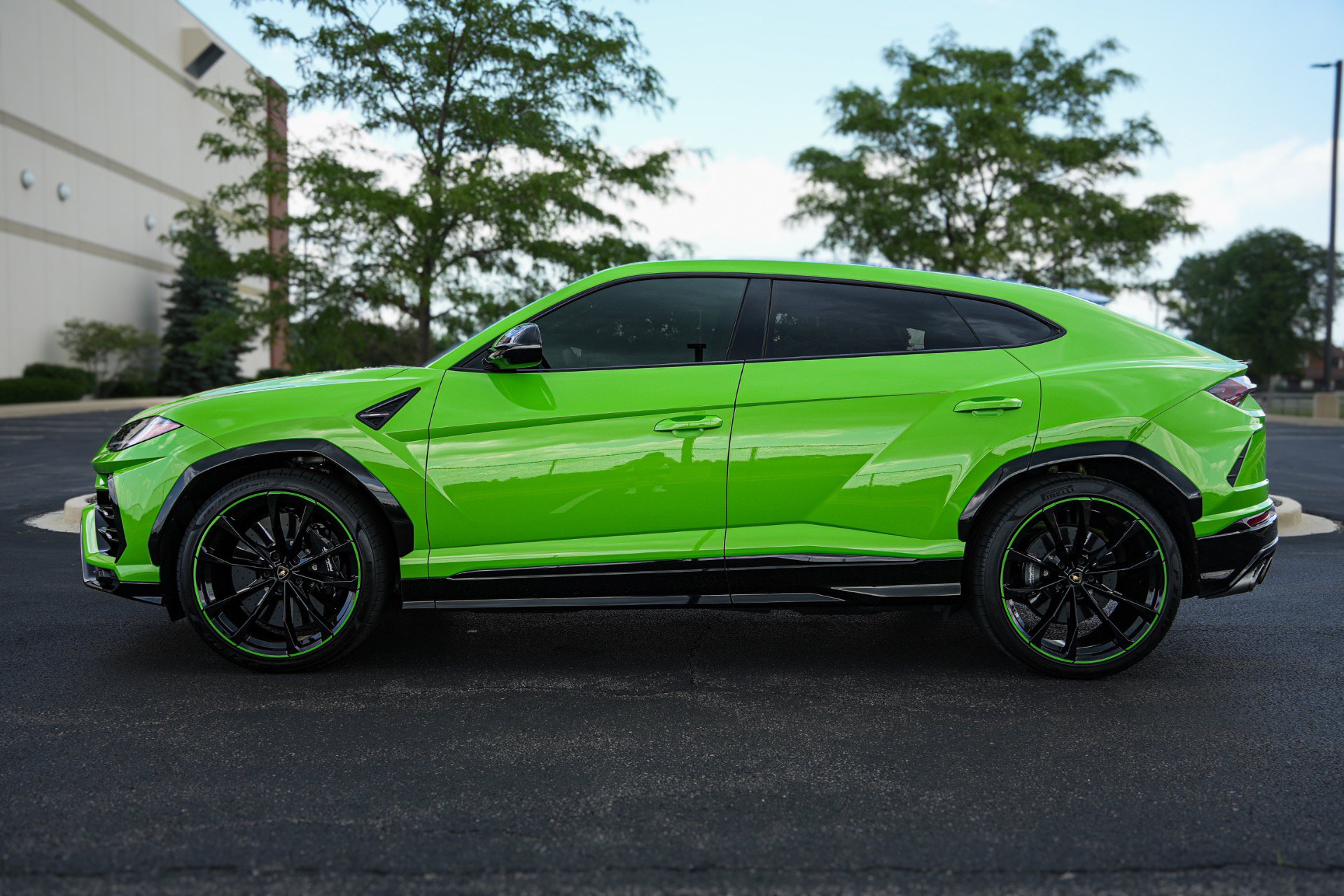 Used 2021 Lamborghini Urus AWD/4WD image 9