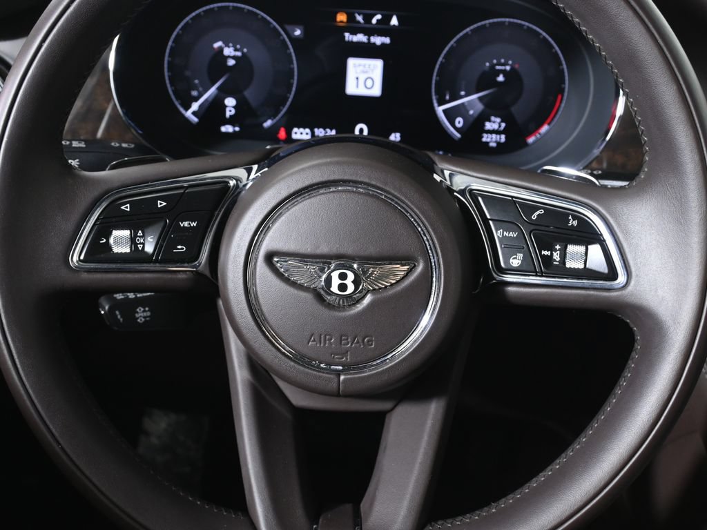 Used 2022 Bentley Bentayga AWD/4WD image 19