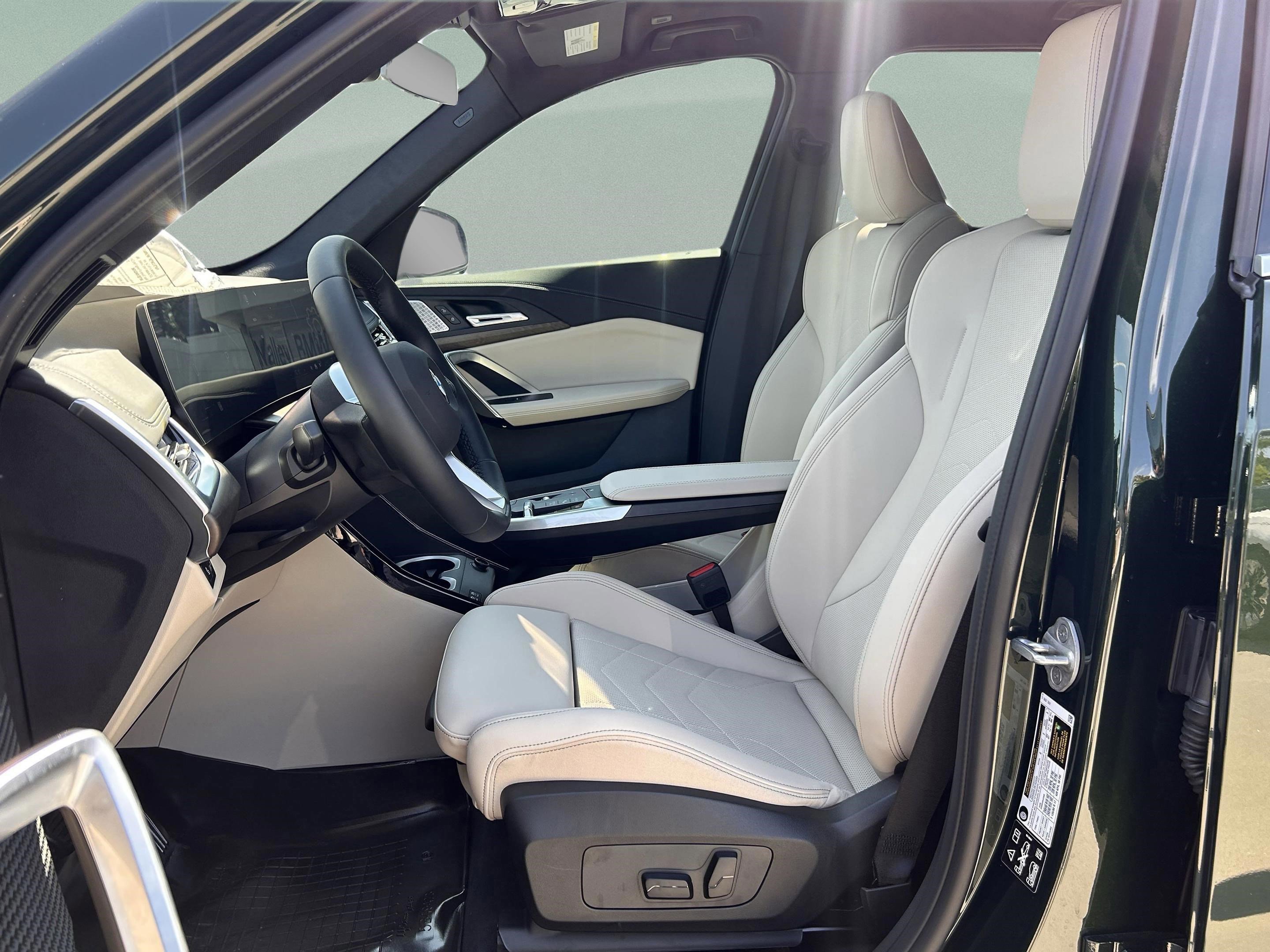 Used 2025 BMW X1 xDrive28i w/ Technology Package AWD/4WD image 24