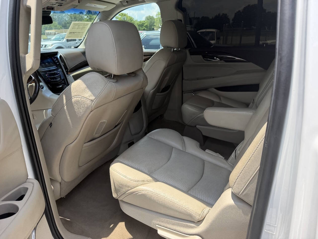 Used 2017 Cadillac Escalade ESV Premium Luxury AWD/4WD image 10
