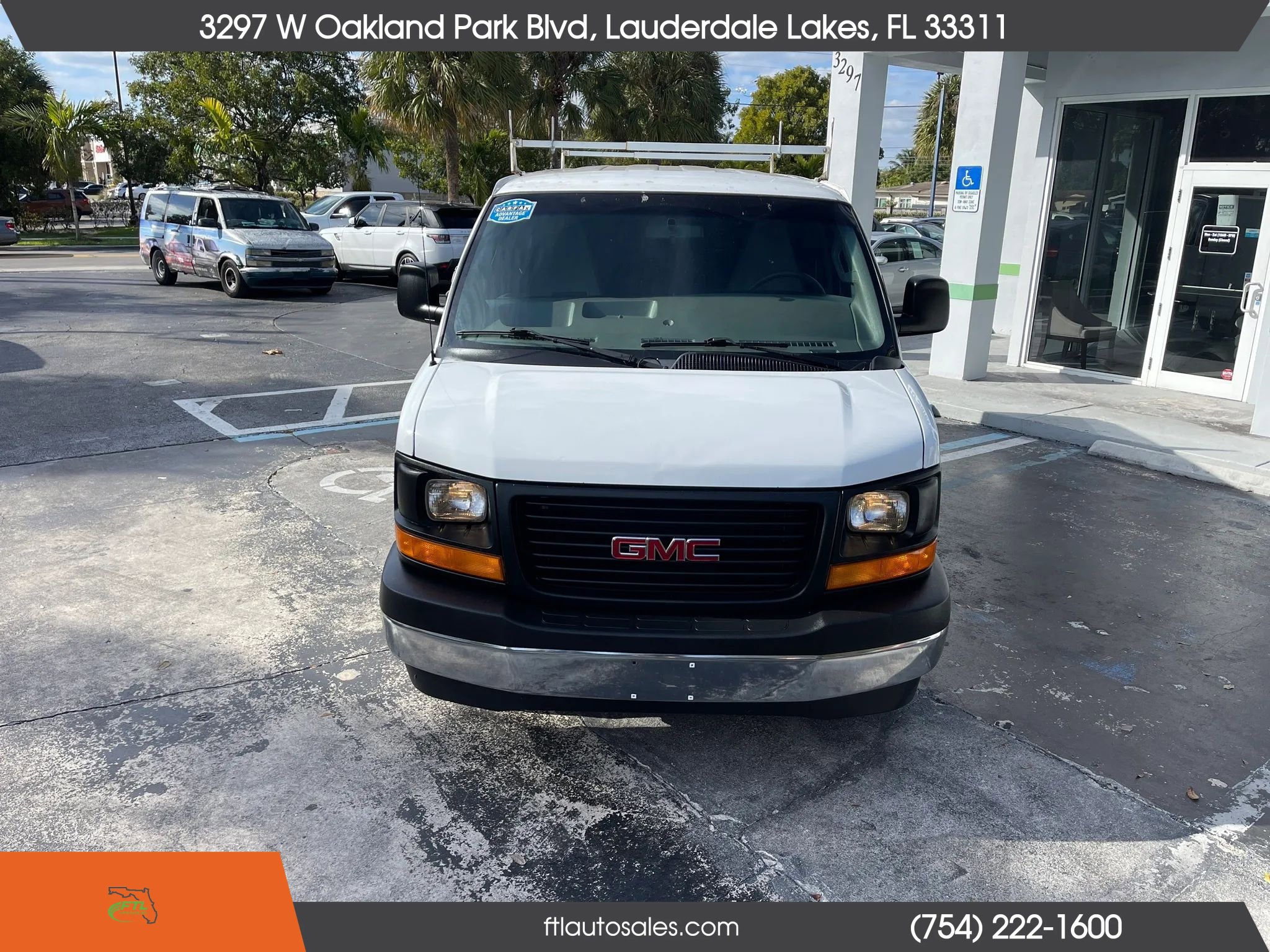 Used 2017 GMC Savana 3500 Extended image 4