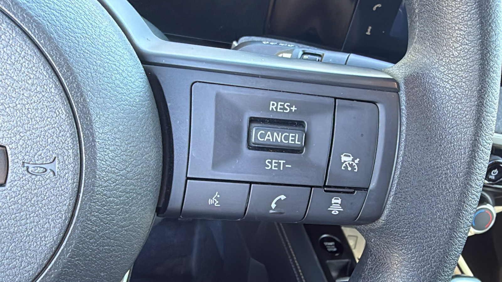 Certified 2025 Nissan Kicks SV AWD/4WD image 11