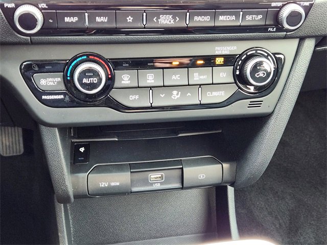 Used 2022 Kia Niro EX Premium image 19