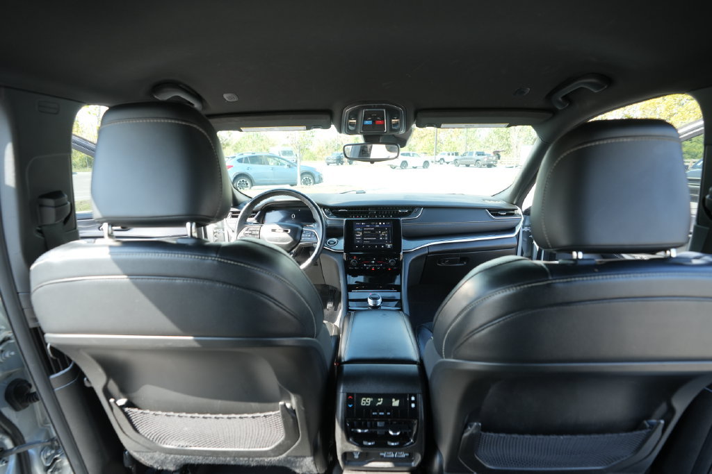 Used 2021 Jeep Grand Cherokee L Laredo RWD image 28