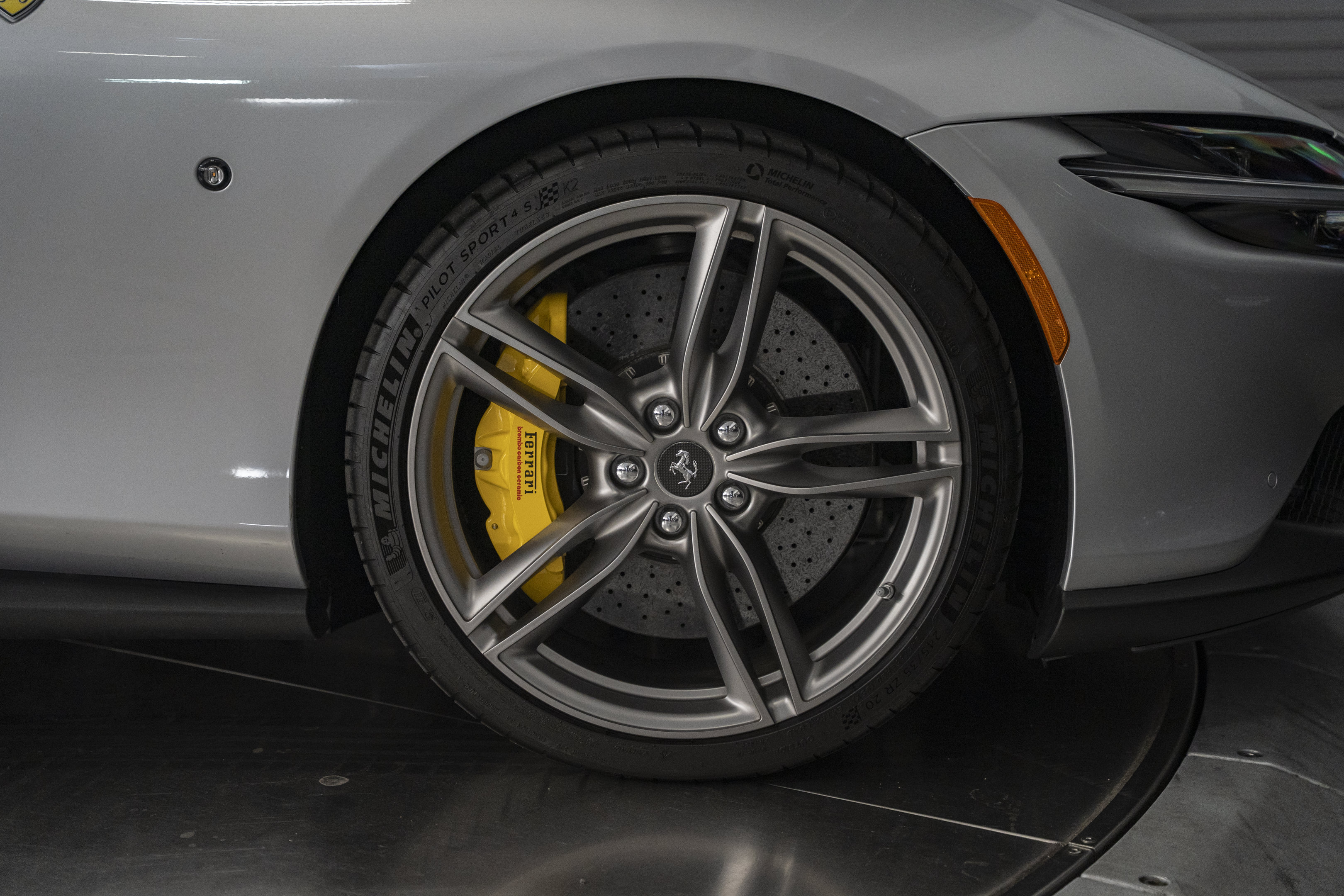 Used 2021 Ferrari Roma RWD image 14