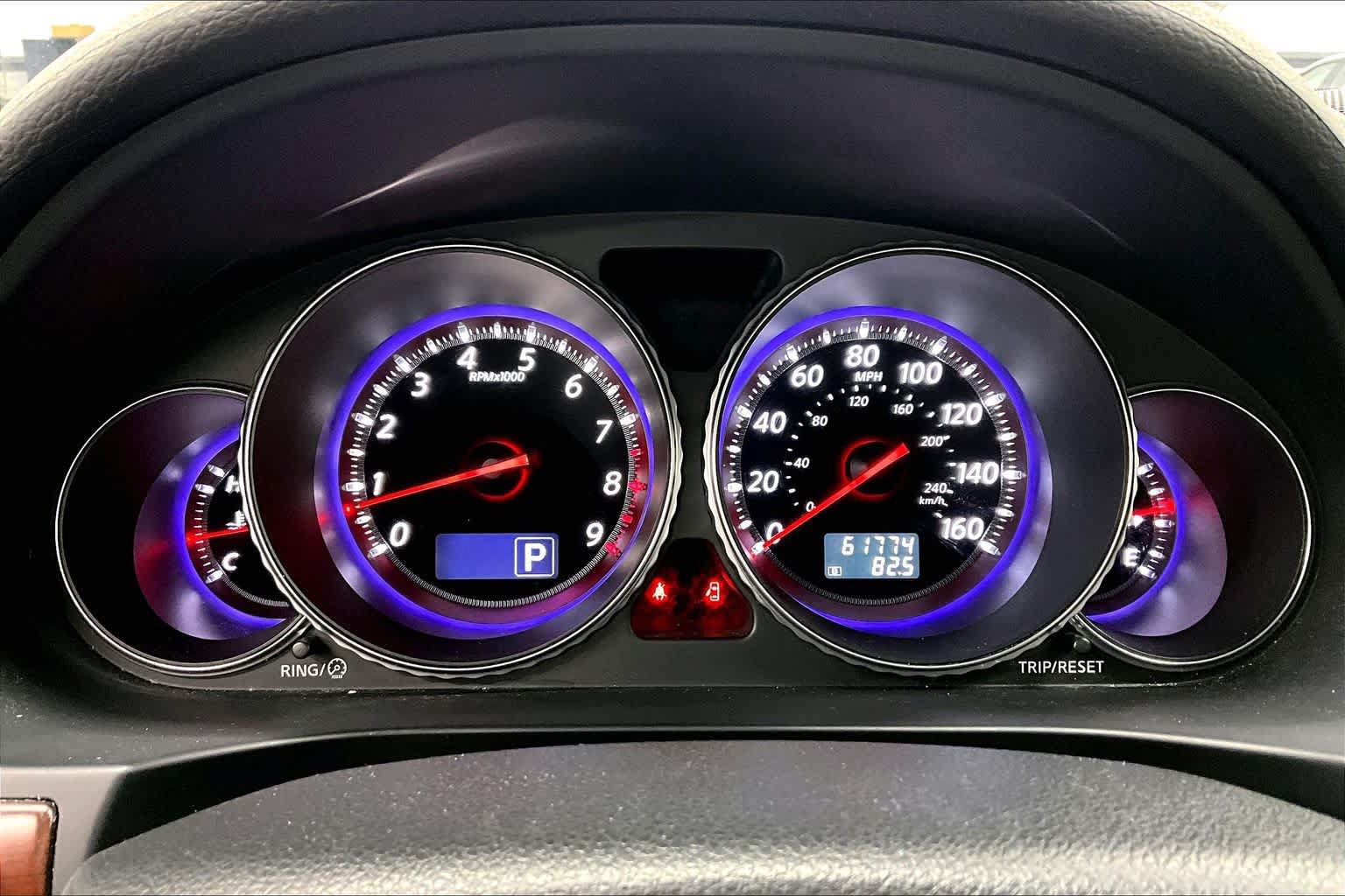 Used 2010 INFINITI M35 w/ Technology Pkg RWD image 25