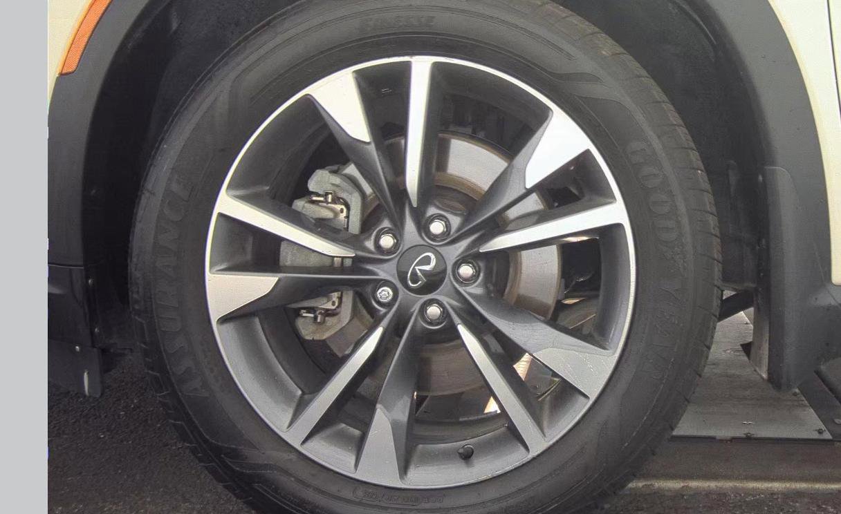 Certified 2023 INFINITI QX60 Luxe w/ Performance Audio Package image 17