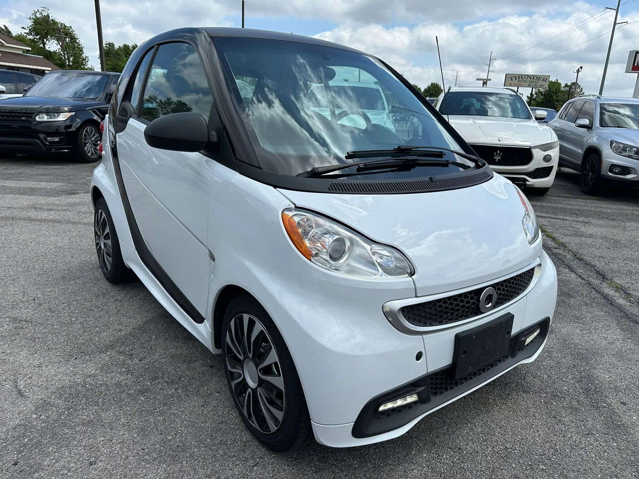 Used 2015 smart fortwo pure RWD image 23