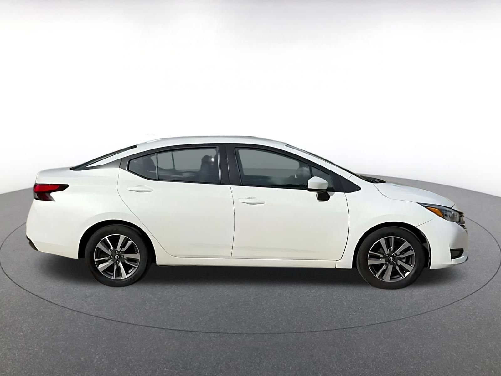Used 2025 Nissan Versa SV FWD image 13
