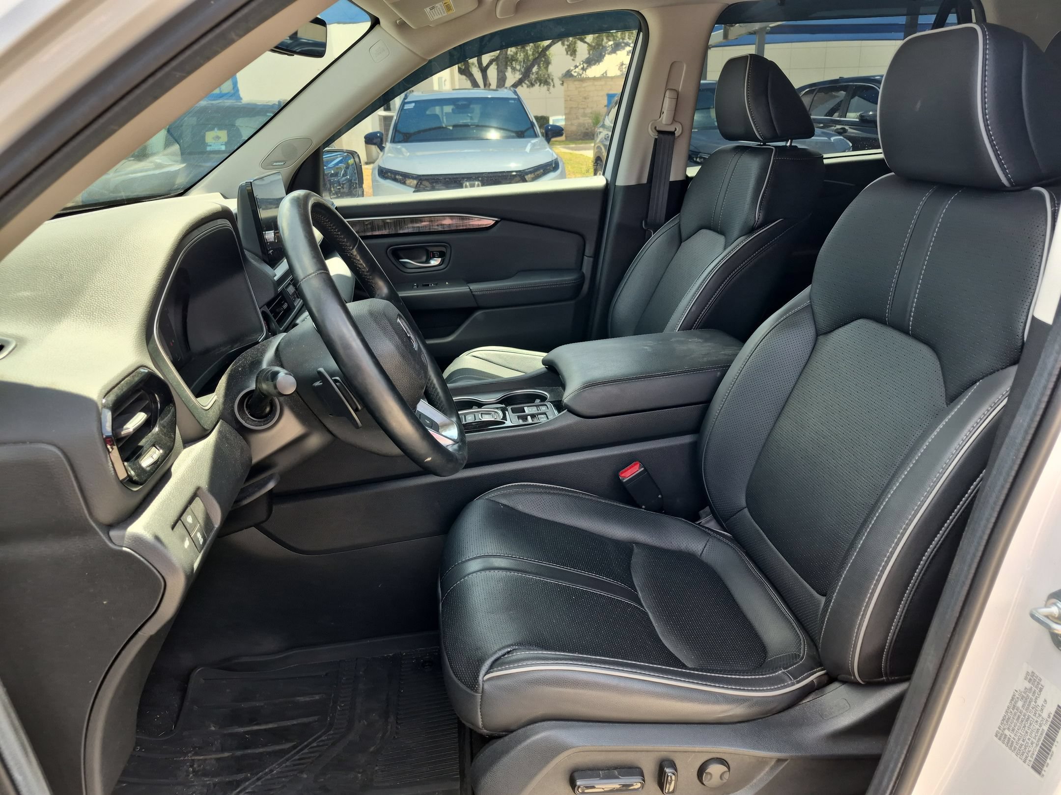 Used 2024 Honda Pilot Elite image 28