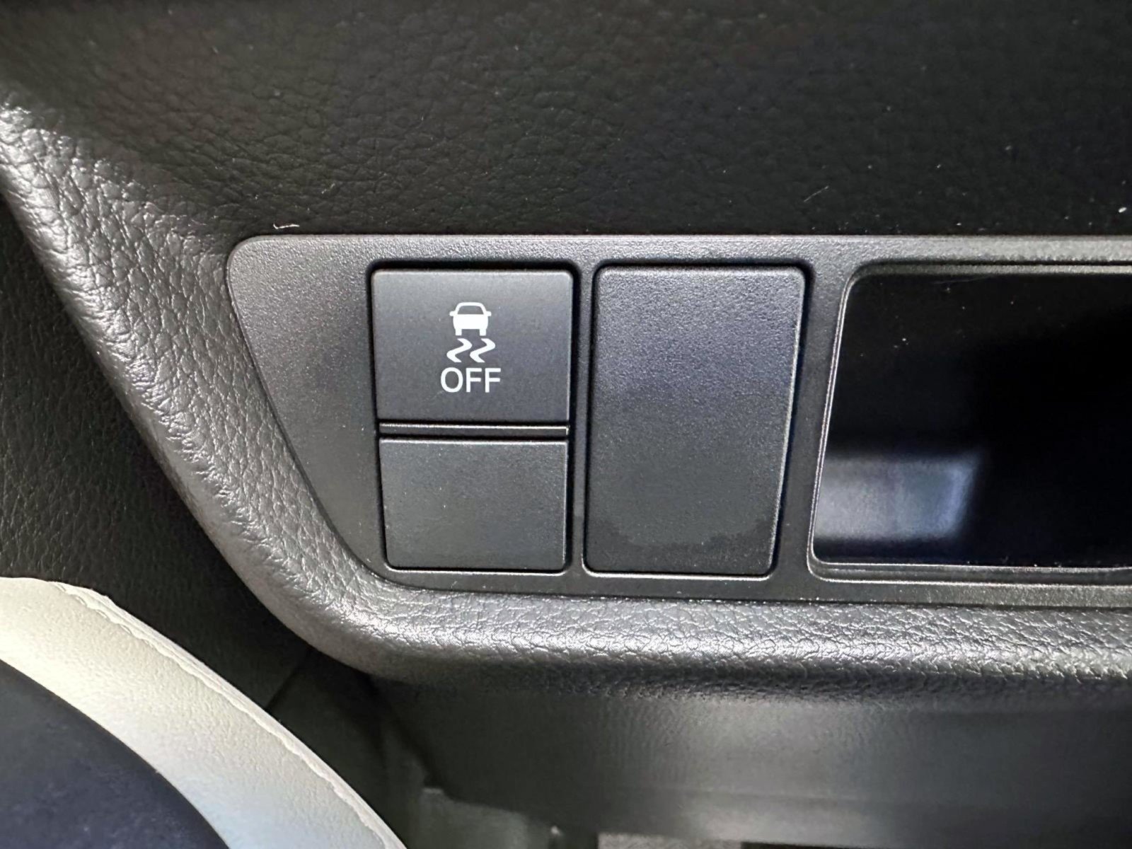Used 2024 Honda HR-V LX image 14