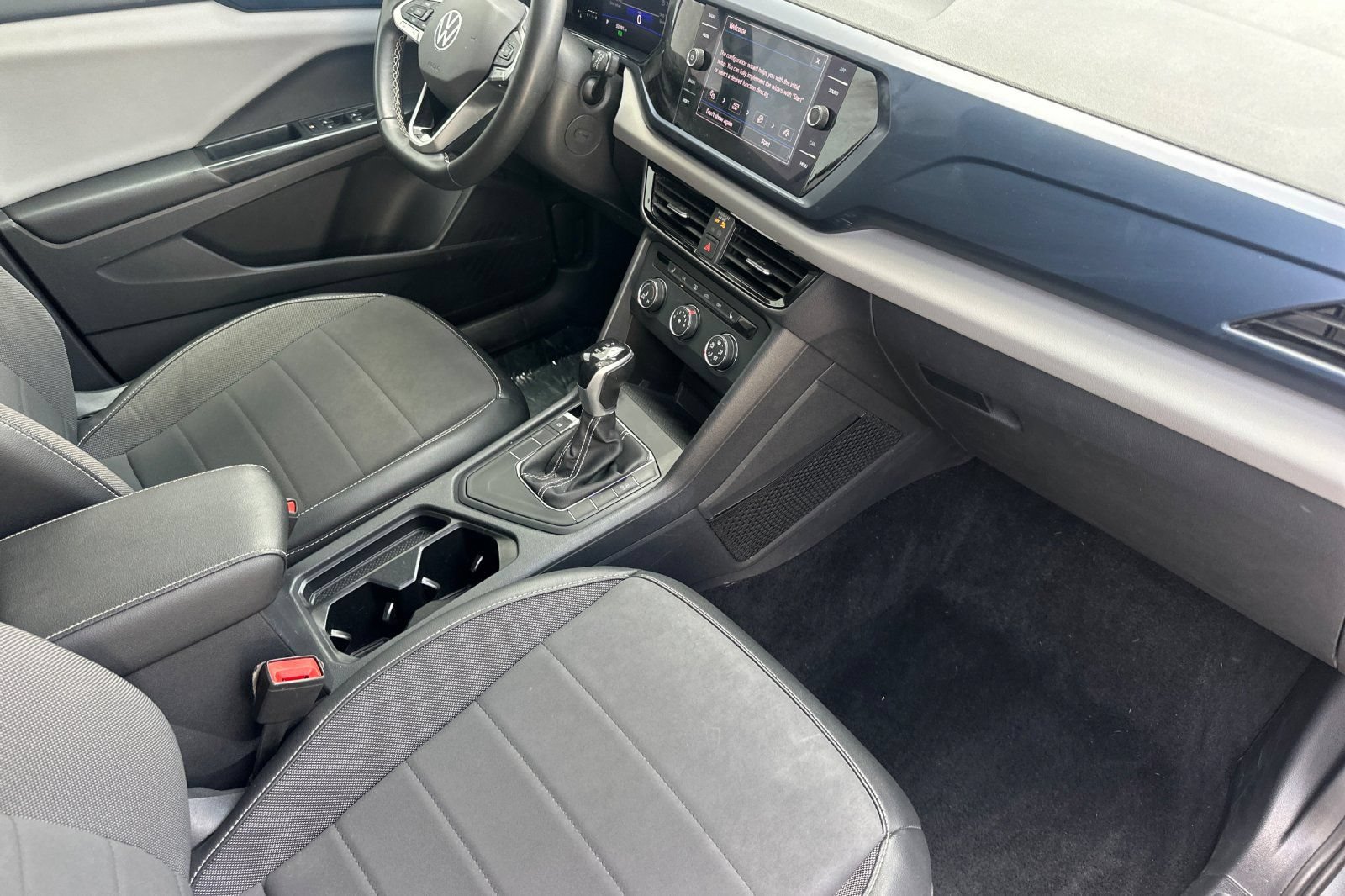 Used 2022 Volkswagen Taos SE FWD image 15
