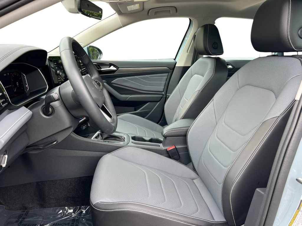 Used 2026 Volkswagen Jetta SEL FWD image 6