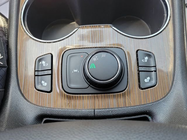 Used 2023 GMC Acadia SLE w/ Driver Convenience Package FWD image 31