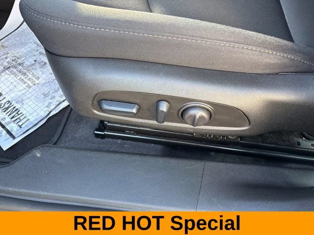 Used 2024 Chevrolet Malibu LT FWD image 12