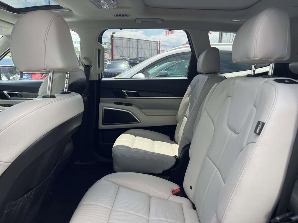 Used 2023 Kia Telluride SX AWD/4WD image 13