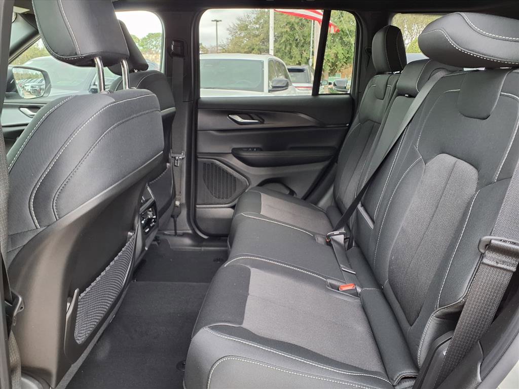 New 2025 Jeep Grand Cherokee Laredo X image 9