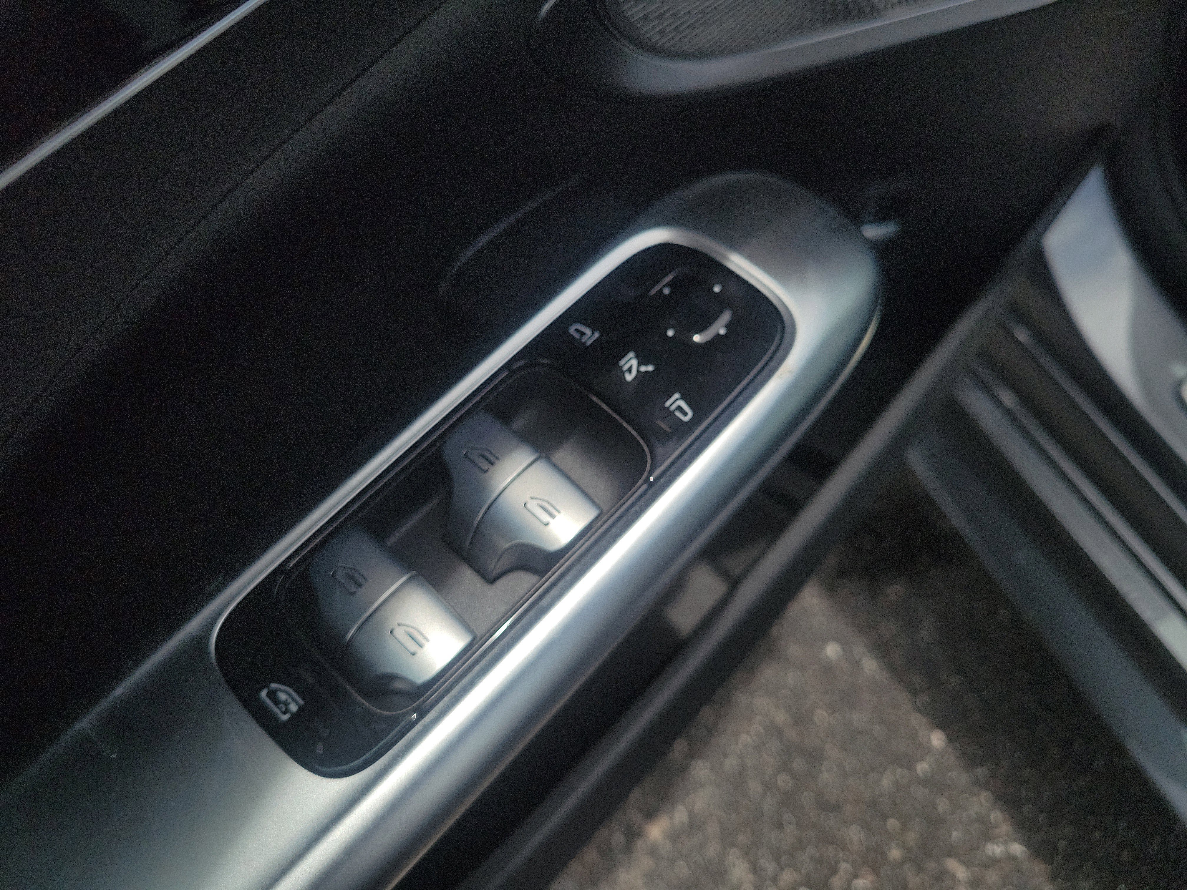 New 2025 Mercedes-Benz C 300 Sedan image 17