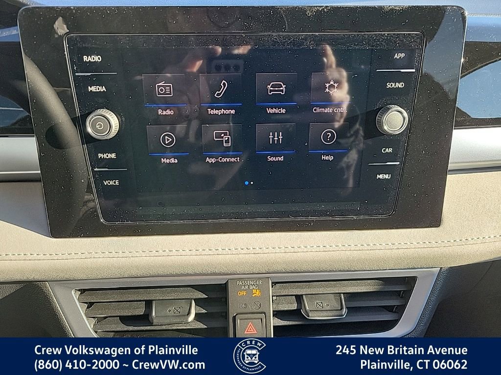 New 2026 Volkswagen Taos SE image 6