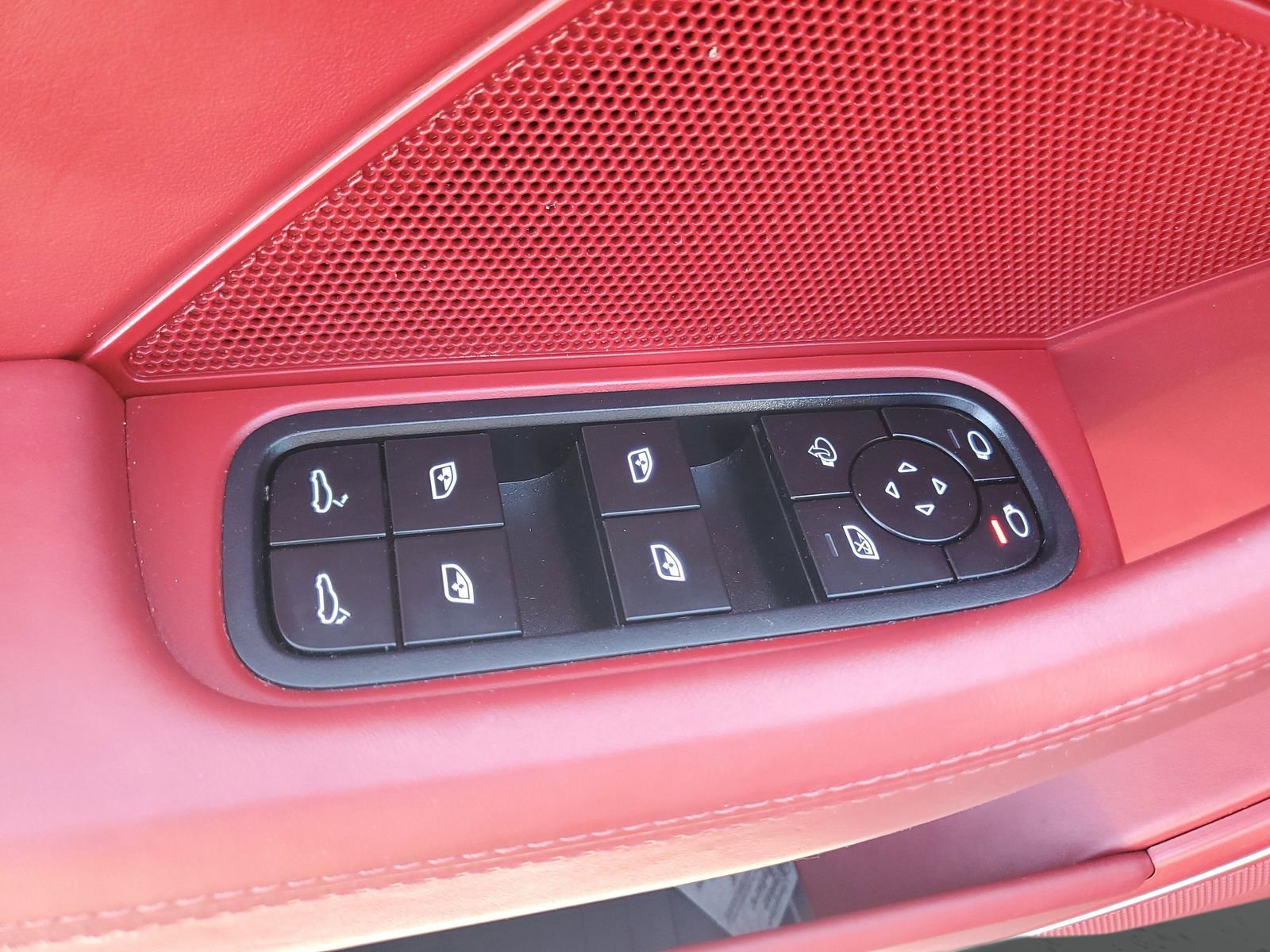 Used 2023 Porsche Panamera Platinum Edition image 20