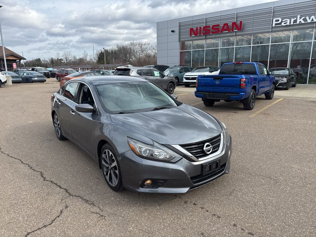 Used 2017 Nissan Altima 2.5 SR image 2