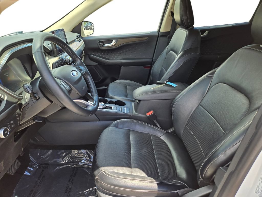 Used 2020 Ford Escape Titanium AWD/4WD image 17
