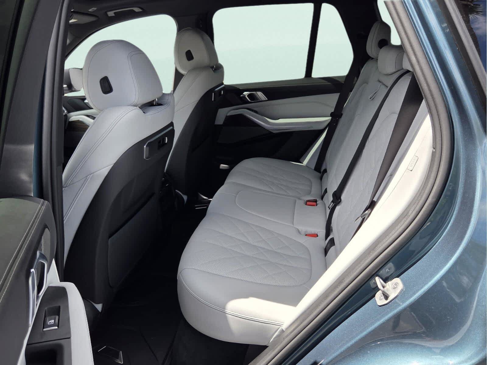 Certified 2026 BMW X5 sDrive40i w/ Premium Package RWD image 11