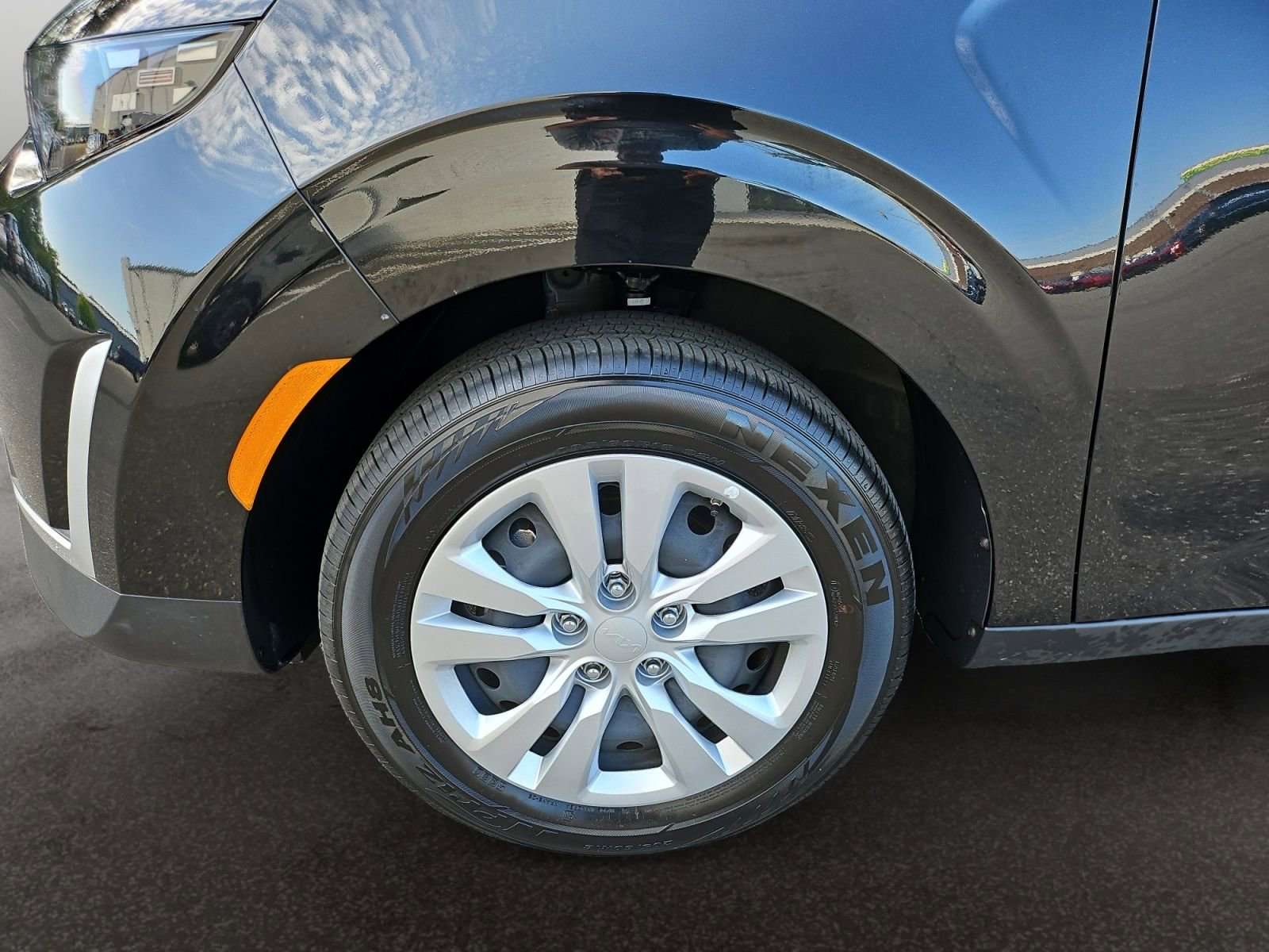 Used 2025 Kia Soul LX FWD image 34