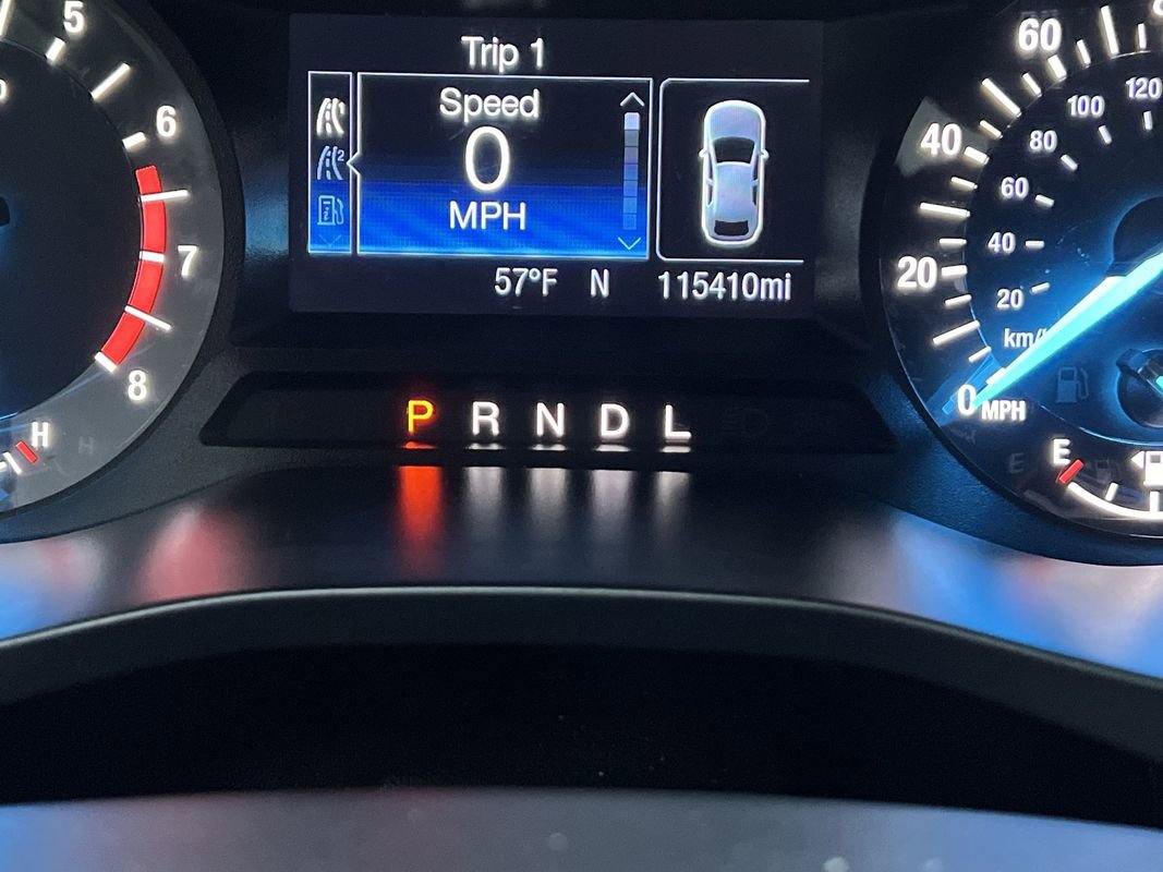 Used 2017 Ford Fusion SE FWD image 19