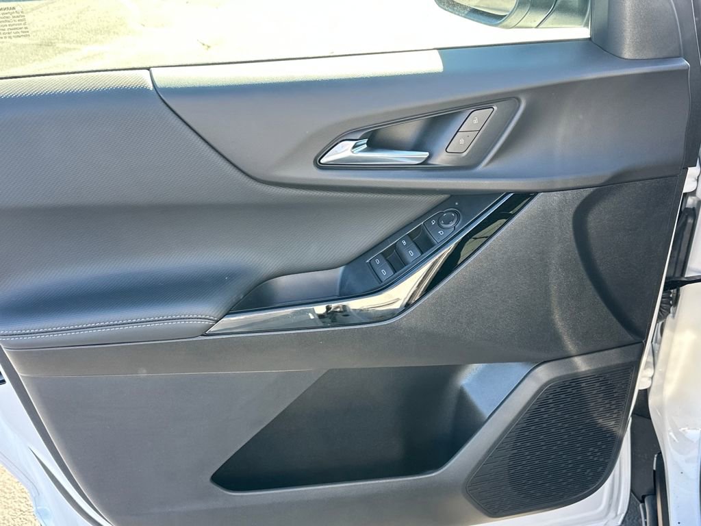 New 2026 Chevrolet Equinox LT w/ LPO, Floor Liner Package image 13