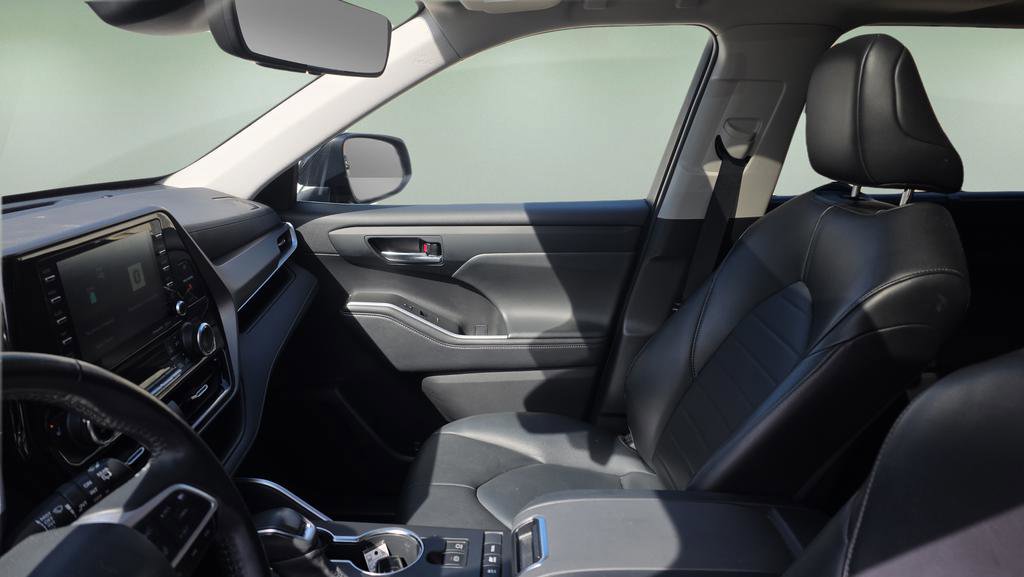 Used 2022 Toyota Highlander XLE image 13