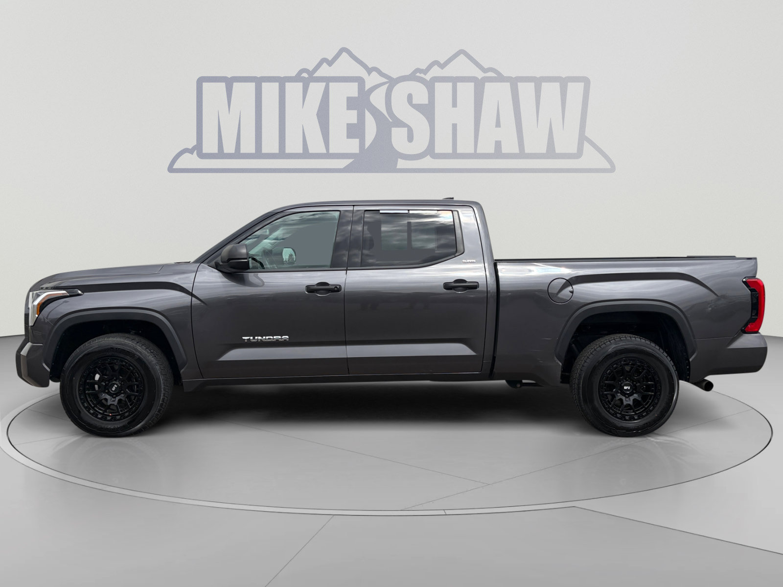 Used 2022 Toyota Tundra SR5 AWD/4WD image 2