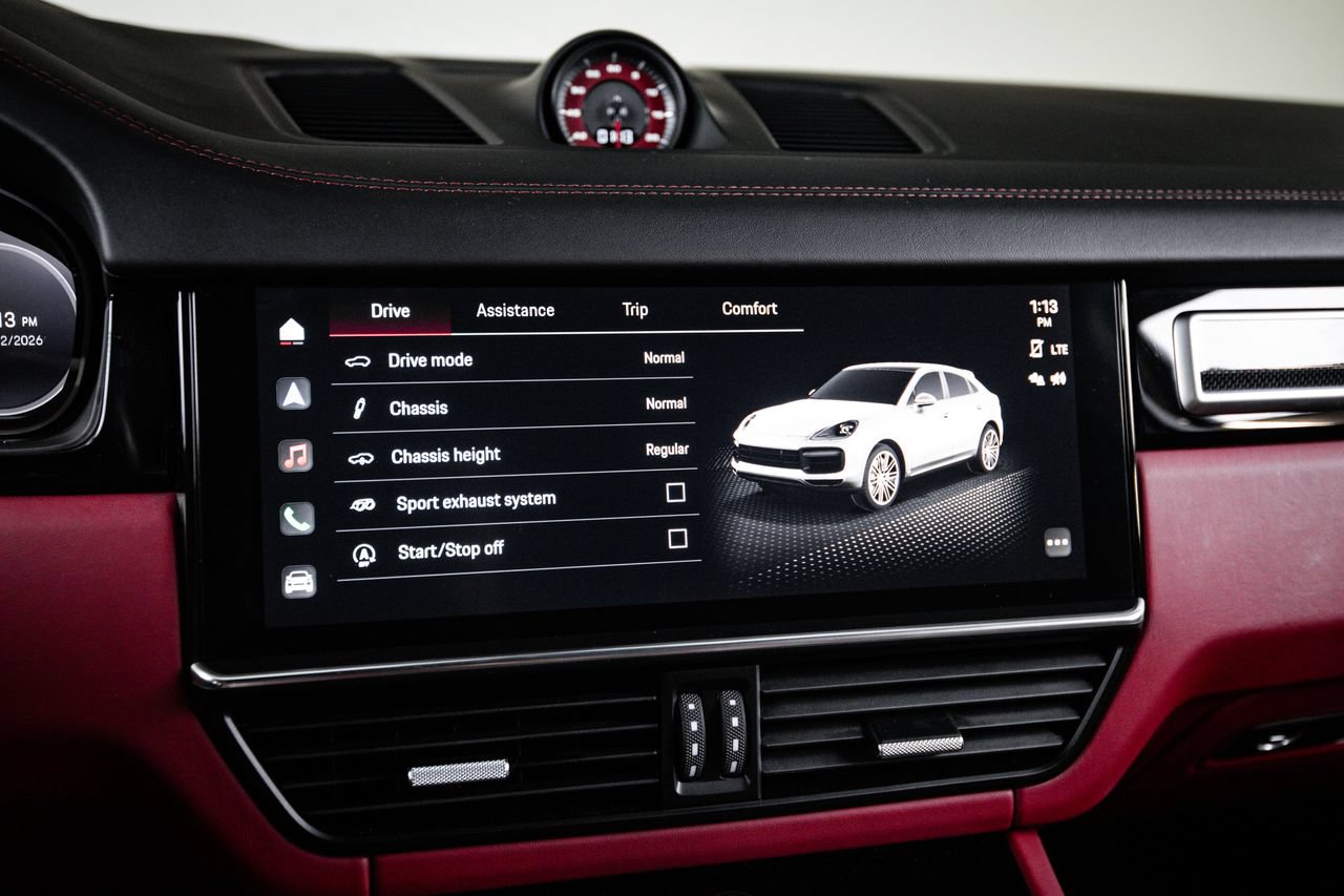 Certified 2022 Porsche Cayenne Turbo AWD/4WD image 18