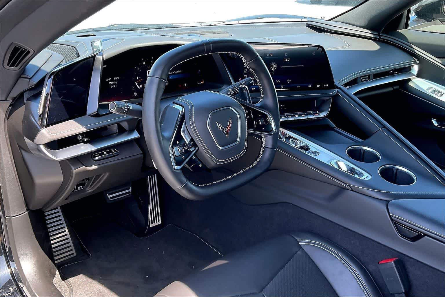 Used 2026 Chevrolet Corvette Stingray Coupe w/ 1LT RWD image 2