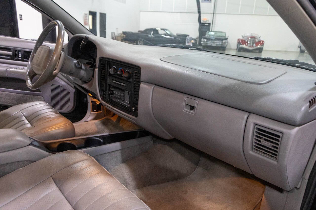 Used 1995 Chevrolet Impala SS RWD image 36