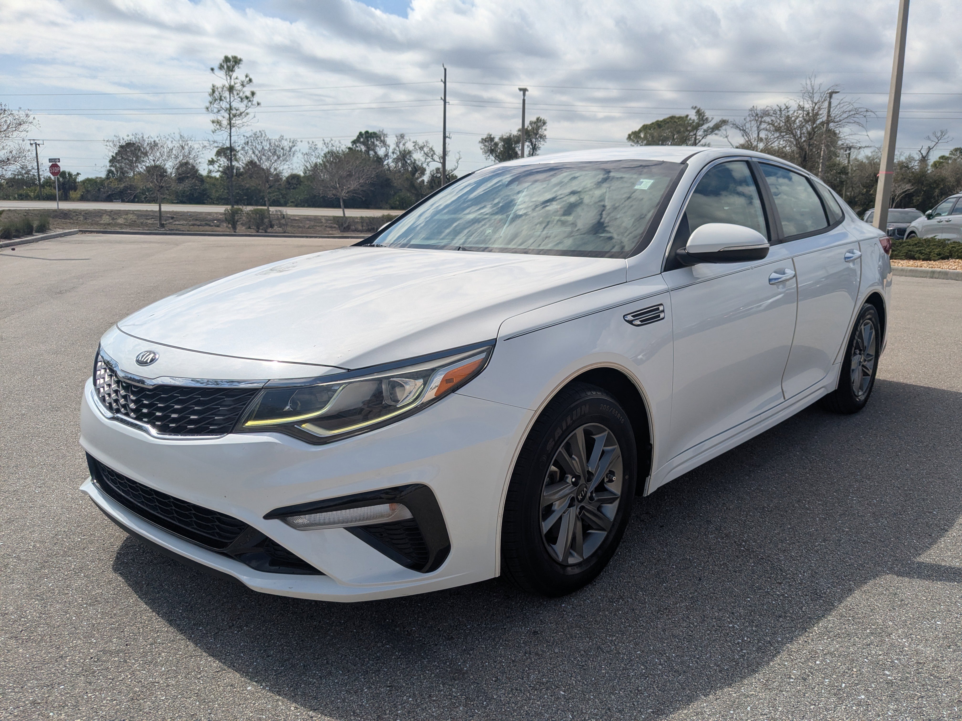 Used 2019 Kia Optima LX image 9