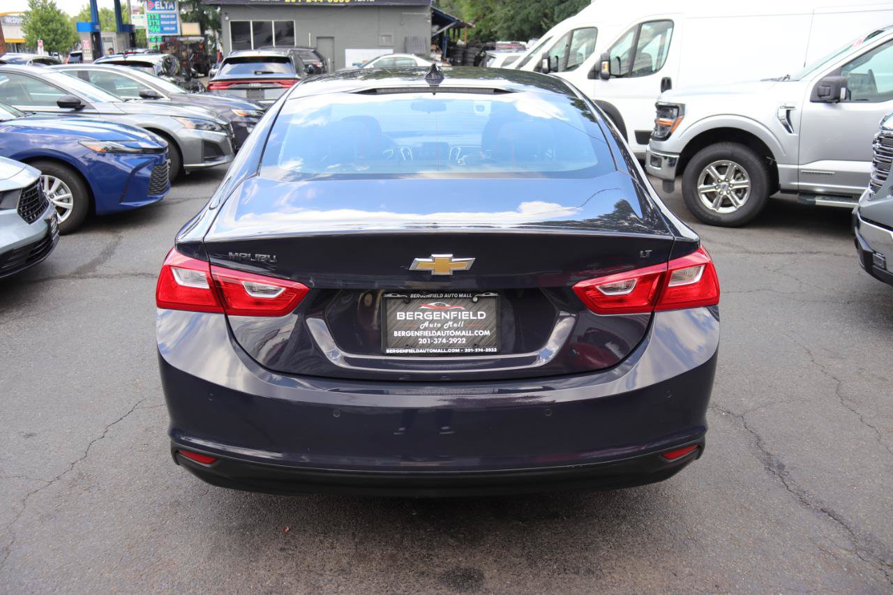 Used 2025 Chevrolet Malibu LT FWD image 4