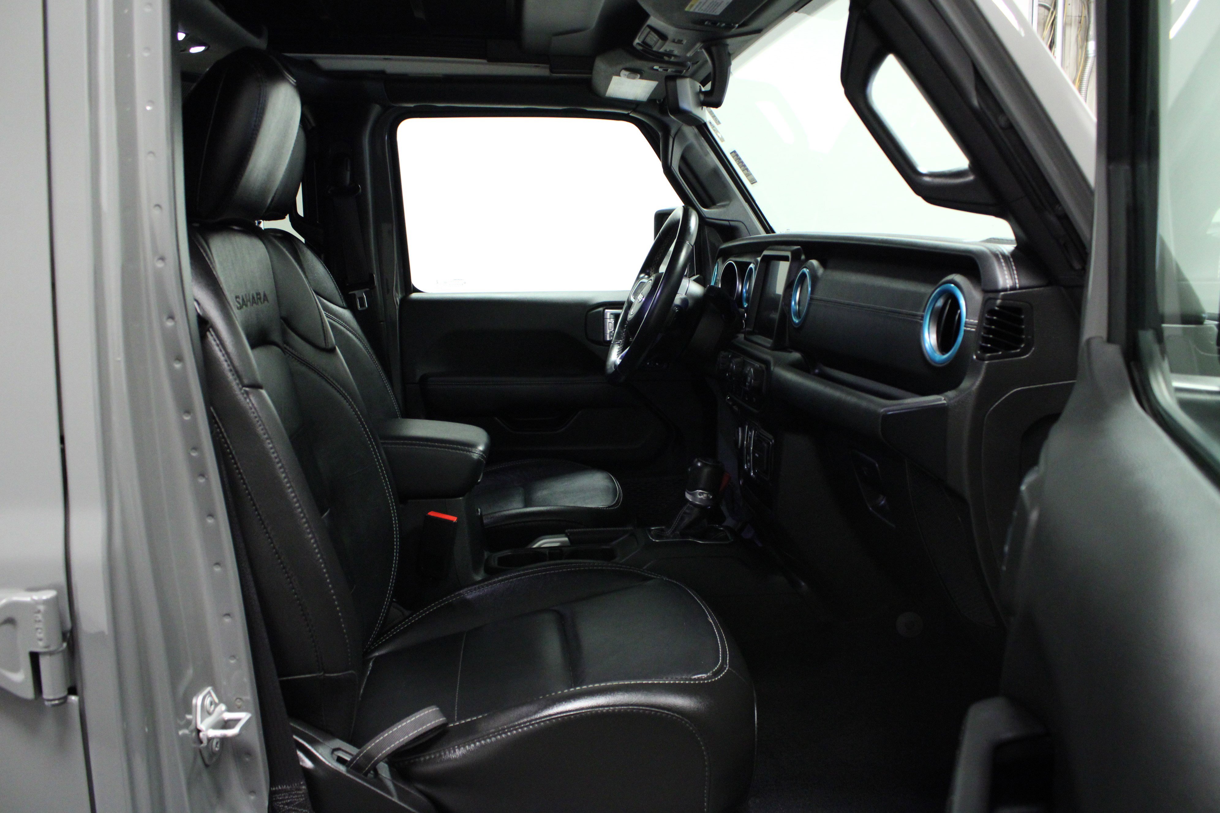 Used 2022 Jeep Wrangler Unlimited Sahara image 16