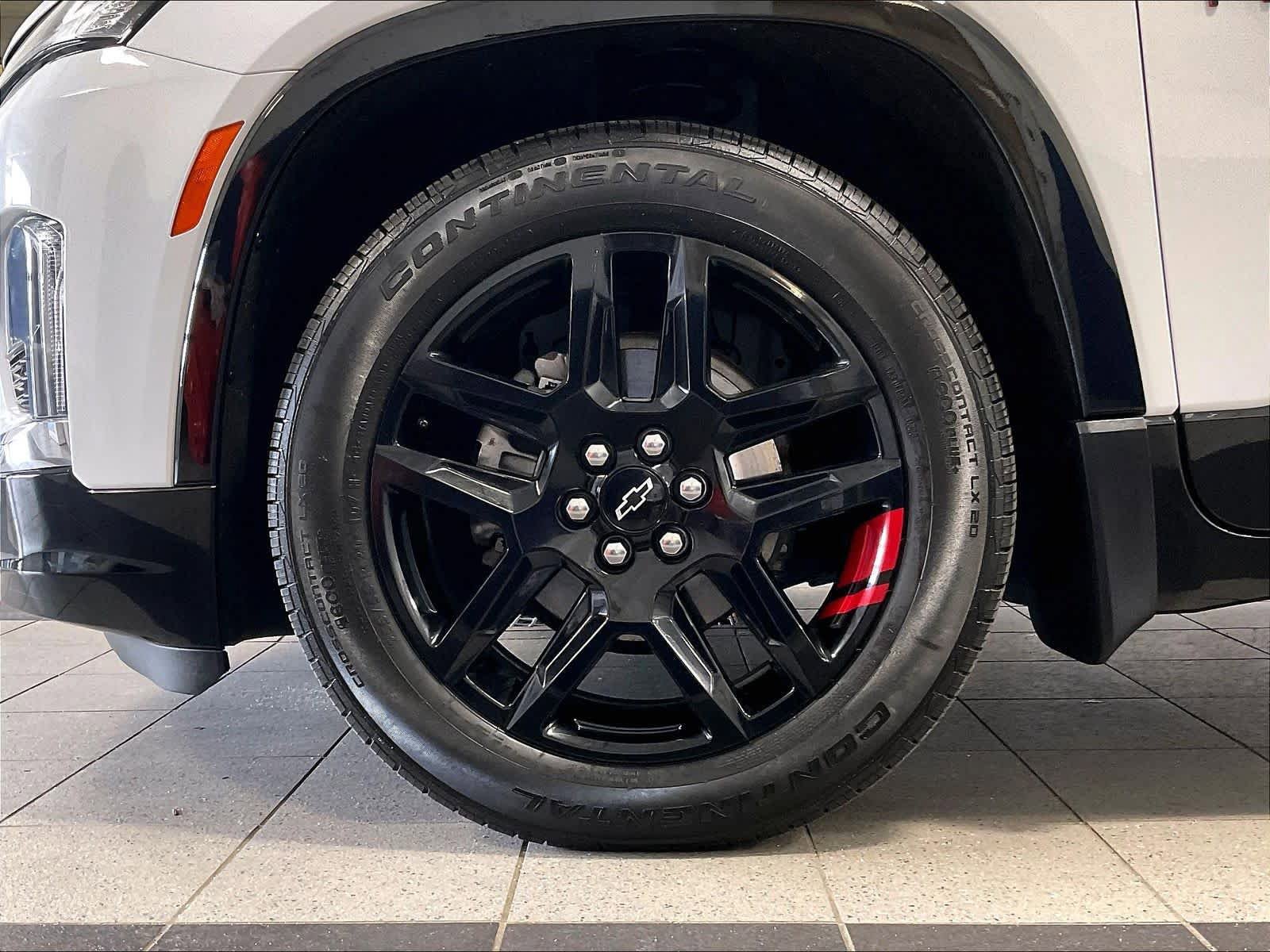 Used 2023 Chevrolet Traverse Premier w/ Redline Edition AWD/4WD image 7