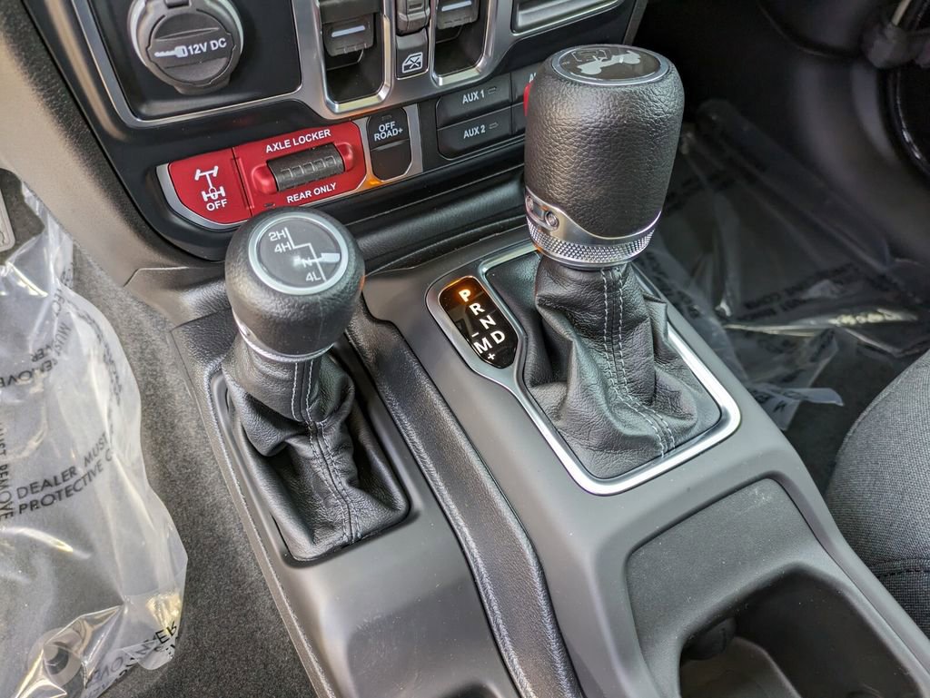 New 2024 Jeep Wrangler Willys AWD/4WD image 17